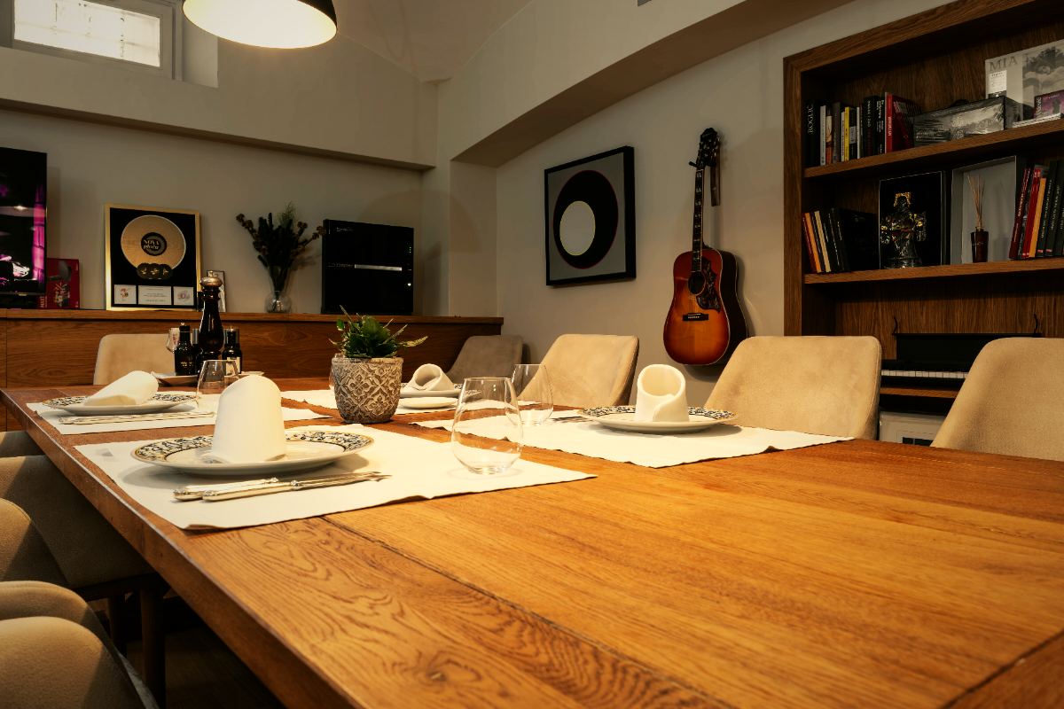 A corner of the Diplomatic Room, set for dinner